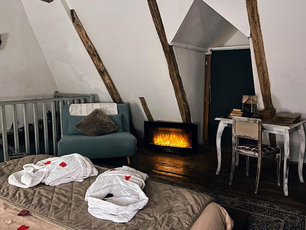 Domaine Le Manoir, Gites De Charme Et De Caractere Avec Piscines Privatisees Et Spa Nordique Fossemagne Kültér fotó
