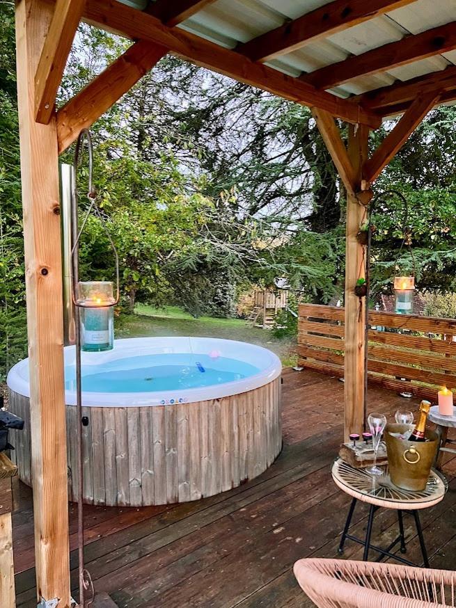 Domaine Le Manoir, Gites De Charme Et De Caractere Avec Piscines Privatisees Et Spa Nordique Fossemagne Kültér fotó