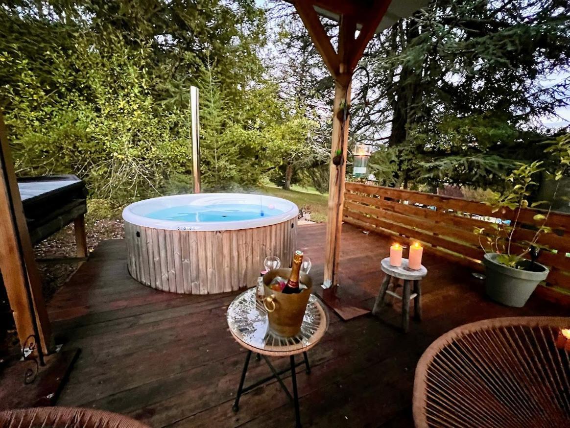 Domaine Le Manoir, Gites De Charme Et De Caractere Avec Piscines Privatisees Et Spa Nordique Fossemagne Kültér fotó